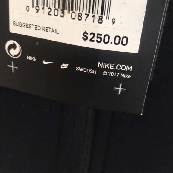 NWT Nike Women’s Sportswear Tech Jacket $250 - Picture 8 of 8